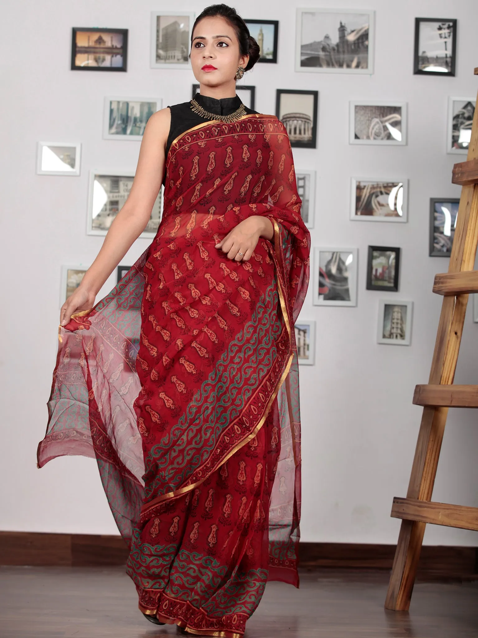 Red Green Black Hand Block Printed Chiffon Saree with Zari Border - S031702773