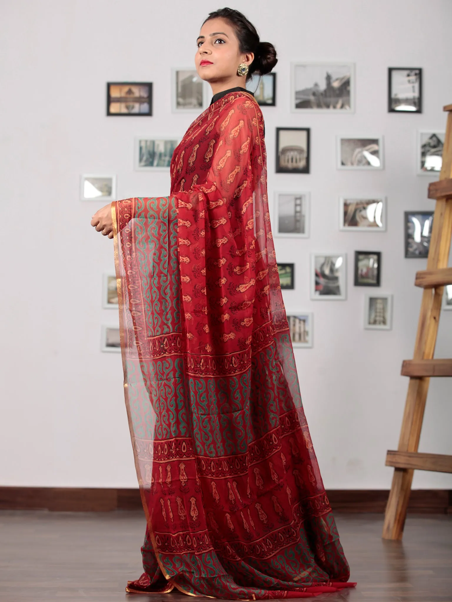 Red Green Black Hand Block Printed Chiffon Saree with Zari Border - S031702773